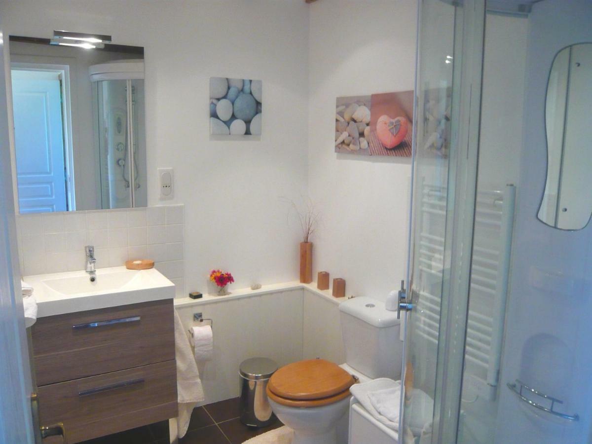 Le Rocher B&B Yvrandes Exterior foto